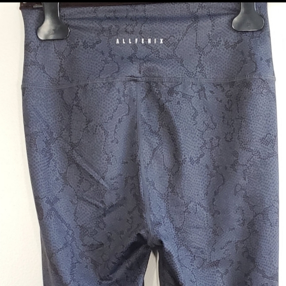 🆕 All Fenix | Python Charcoal 7/8 Leggings Women's Size XS - Picture 10 of 12